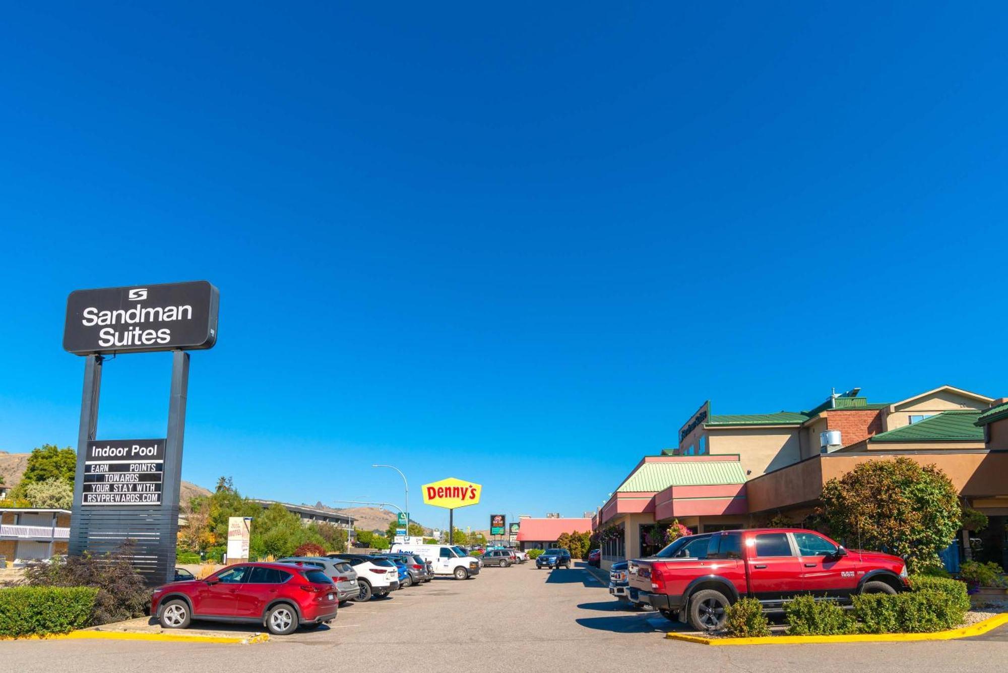 Sandman Hotel Vernon Exterior foto